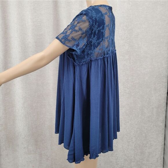 Altar'd State Blue Lace Peasant Blouse Top  Women's Medium Boho - Picture 3 of 9
